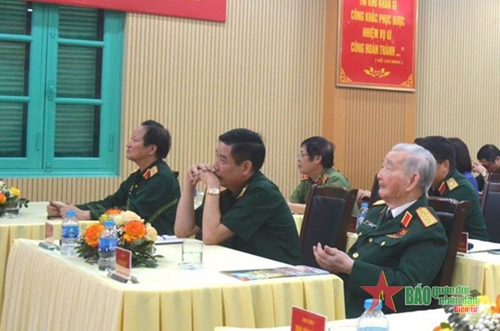 Đại tướng Nguyễn Quyết dự buổi gặp mặt cộng tác viên, hưởng ứng Ngày Sách và Văn hóa đọc